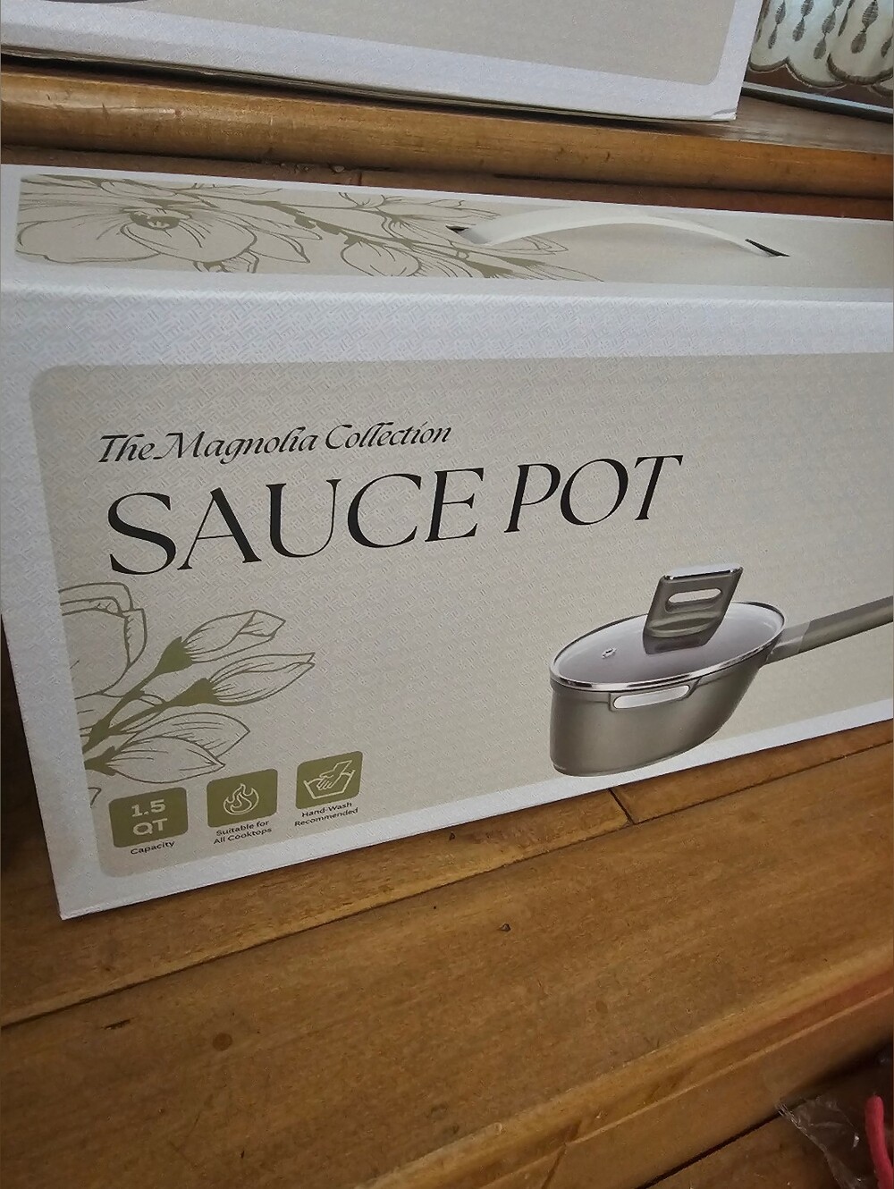 New "Magnolia Collection" 1.5 Sauce Pot -SET IS ON MY PAGE
